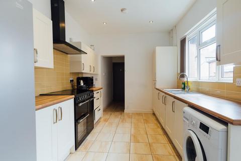 6 bedroom house to rent, Storer Road, Loughborough LE11