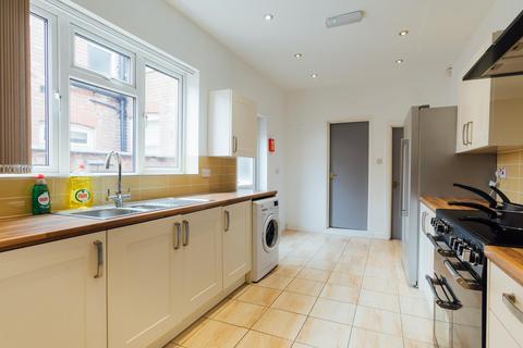 6 bedroom house to rent, Storer Road, Loughborough LE11