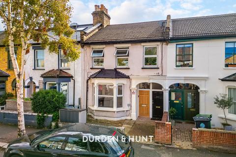 2 bedroom ground floor maisonette for sale, Hatherley Road, London E17