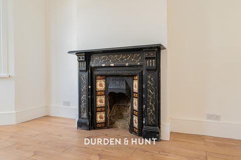 2 bedroom ground floor maisonette for sale, Hatherley Road, London E17