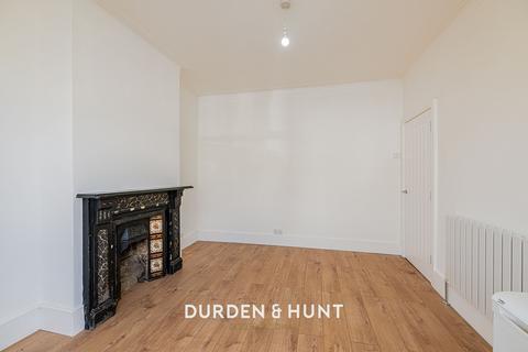 2 bedroom ground floor maisonette for sale, Hatherley Road, London E17