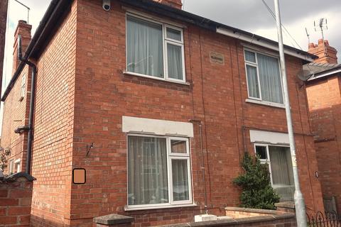 3 bedroom semi-detached house to rent, Lawrence Street, NEWARK, NG24