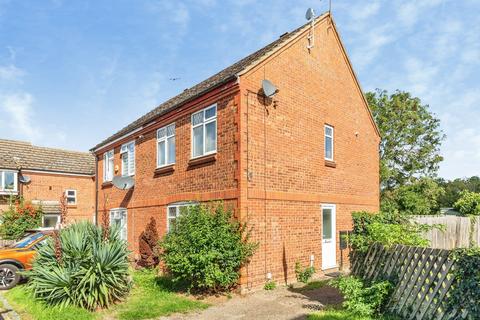 2 bedroom semi-detached house for sale, Bradfield Close, RUSHDEN