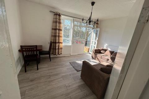 2 bedroom flat for sale, Mortimer Crescent, London