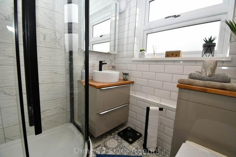 2 bedroom flat for sale, Ayling Close, Gosport
