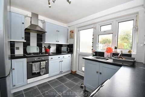 2 bedroom flat for sale, Ayling Close, Gosport