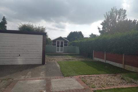 3 bedroom semi-detached house to rent, Hawton Road, NEWARK, NG24