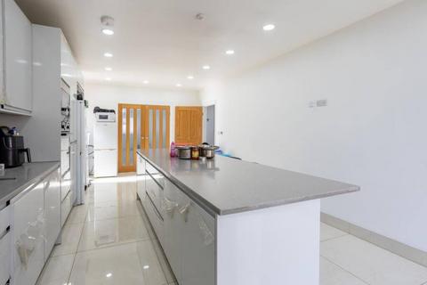 5 bedroom detached house to rent, Colby Drive, Thurmaston LE4