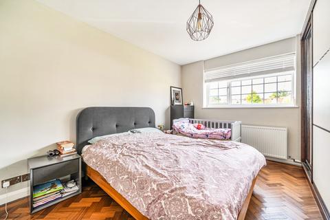 undefined, Henley Gardens, Pinner, Middlesex