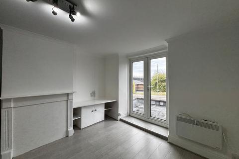 2 bedroom flat to rent, Gloucester Road, Filton BS34