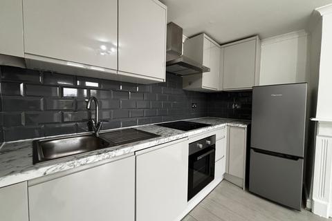 2 bedroom flat to rent, Gloucester Road, Filton BS34