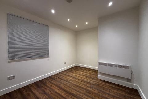 2 bedroom flat to rent, Gloucester Road, Filton BS34