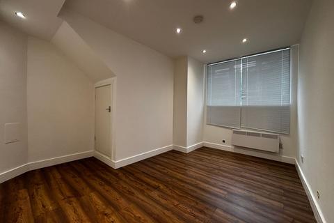 2 bedroom flat to rent, Gloucester Road, Filton BS34