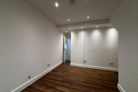 2 bedroom flat to rent, Gloucester Road, Filton BS34