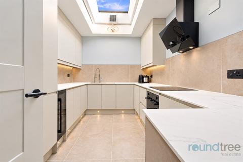 2 bedroom flat for sale, Chandos Way, Wellgarth Road, NW11