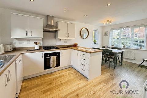 3 bedroom detached house for sale, Kesbrook Drive, Swadlincote DE12