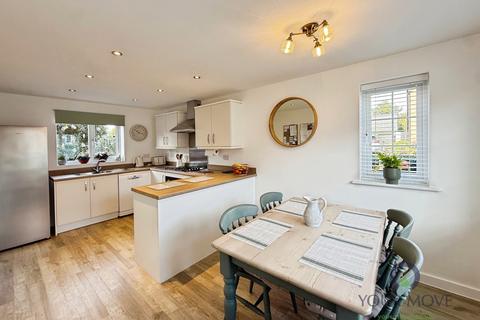 3 bedroom detached house for sale, Kesbrook Drive, Swadlincote DE12