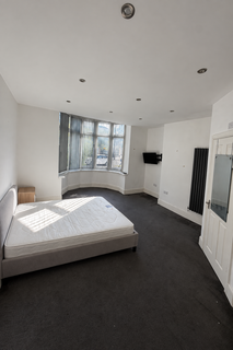 1 bedroom in a house share to rent, 109 Princes Avenue, Hull HU5