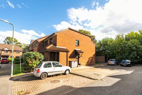 2 bedroom maisonette for sale, Unicorn Walk, Stone, Greenhithe, Kent, DA9