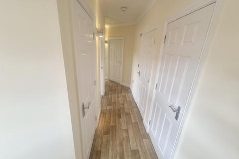2 bedroom apartment to rent, Paulls Close, MARTOCK, TA12