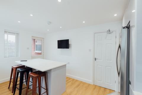 5 bedroom house to rent, Lansdowne Drive, Loughborough LE11