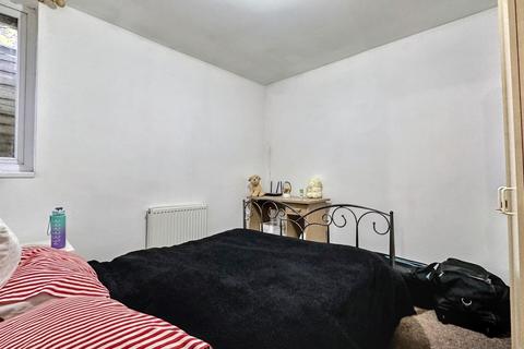 2 bedroom flat to rent, Gloucester Road, Bristol BS11