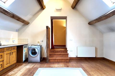 2 bedroom flat to rent, Grafton Farm, Leominster