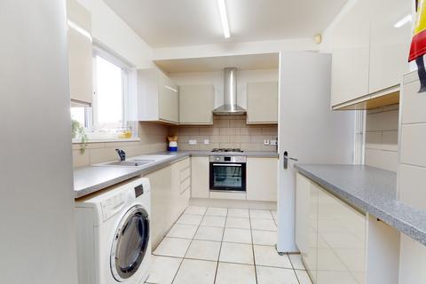 5 bedroom house to rent, Holt Drive, Loughborough LE11
