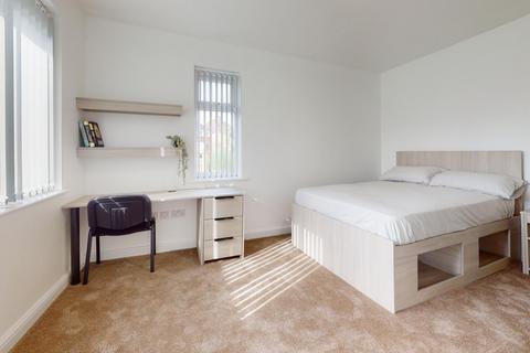 5 bedroom house to rent, Holt Drive, Loughborough LE11