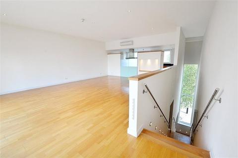 4 bedroom terraced house to rent, Basin Approach, London, E14