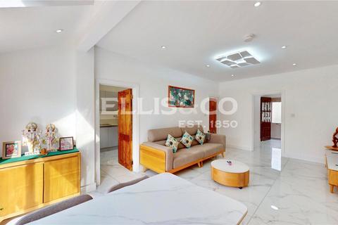 4 bedroom bungalow to rent, Beechcroft Gardens, Wembley, HA9