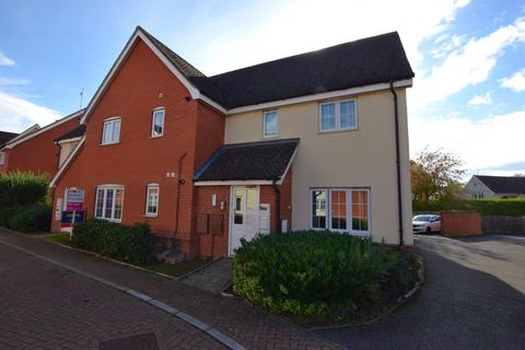 2 bedroom flat to rent, South Wootton