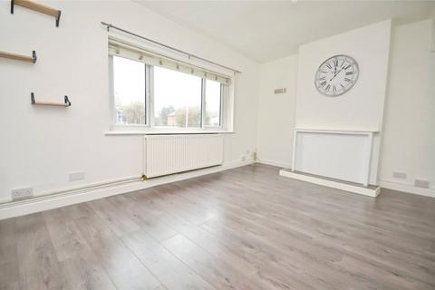 2 bedroom apartment to rent, High Street, Hornchurch, Essex, RM12