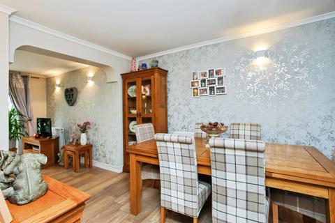 3 bedroom semi-detached house for sale, Molescroft Way, Tonbridge, Kent, TN9