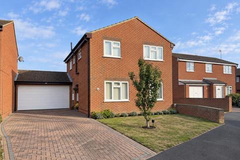 4 bedroom detached house for sale, White Horse Crescent, Grove