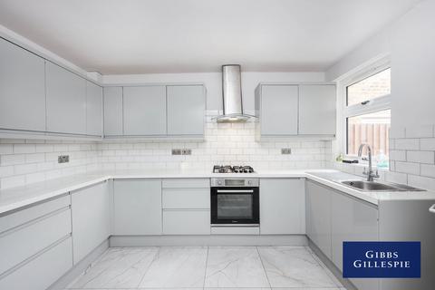 2 bedroom terraced house to rent, New Road, Uxbridge, UB8