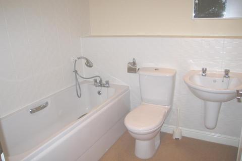 3 bedroom semi-detached house to rent, Harn Road, Peterborough, PE7