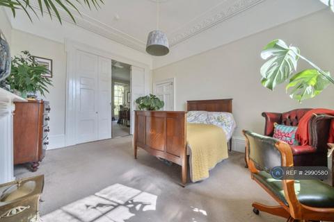 2 bedroom flat to rent, Caledonia Place, Bristol, BS8