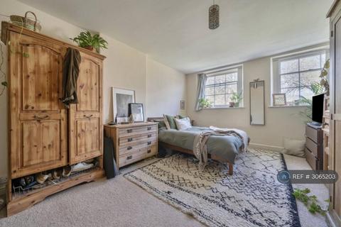 2 bedroom flat to rent, Caledonia Place, Bristol, BS8