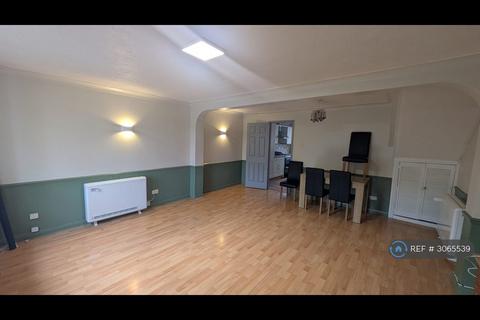 3 bedroom end of terrace house to rent, Griffin Close, Maidenhead, SL6