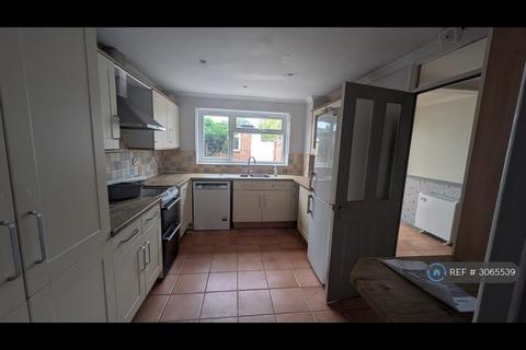3 bedroom end of terrace house to rent, Griffin Close, Maidenhead, SL6