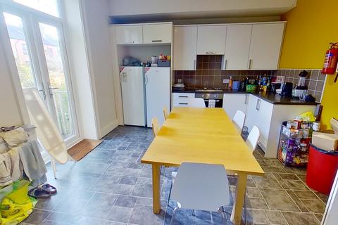 6 bedroom terraced house to rent, Victoria Road, Hyde Park, Leeds, West Yorkshire