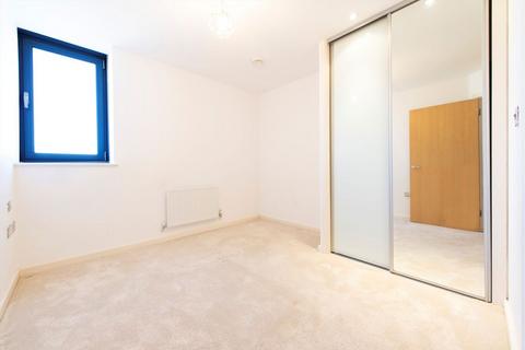 2 bedroom flat to rent, East India Dock Road, London E14