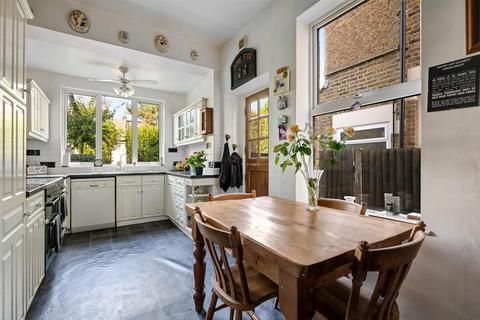 5 bedroom semi-detached house for sale, Aldermary Road, Bromley