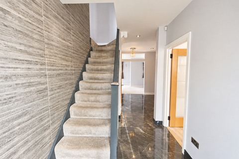 7 bedroom end of terrace house for sale, Selby Gardens, Southall