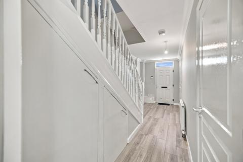 4 bedroom terraced house for sale, 18 West Court, Dundee, DD3 6QB