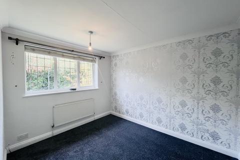 3 bedroom terraced house to rent, Thomas Green Way, Lichfield, WS13