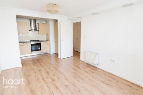 2 bedroom apartment to rent, London Road, ROMFORD
