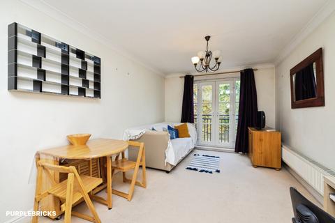 1 bedroom flat for sale, 2 Bristowe Close, Brixton, SW2