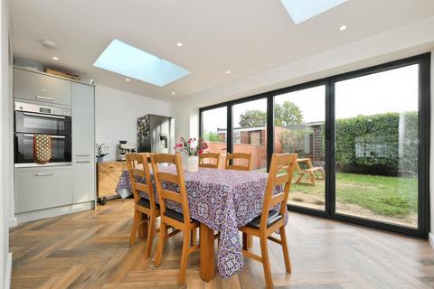 3 bedroom end of terrace house for sale, Steward Close, Cheshunt, Waltham Cross